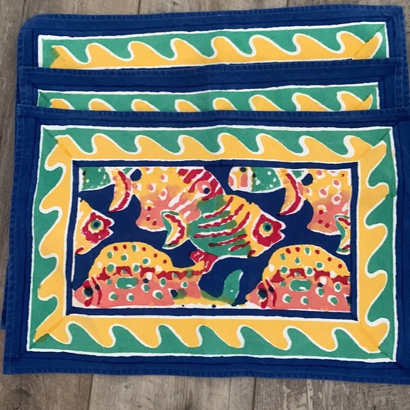 Pomegranate Inc napkins and placemats - Picture 3 of 6